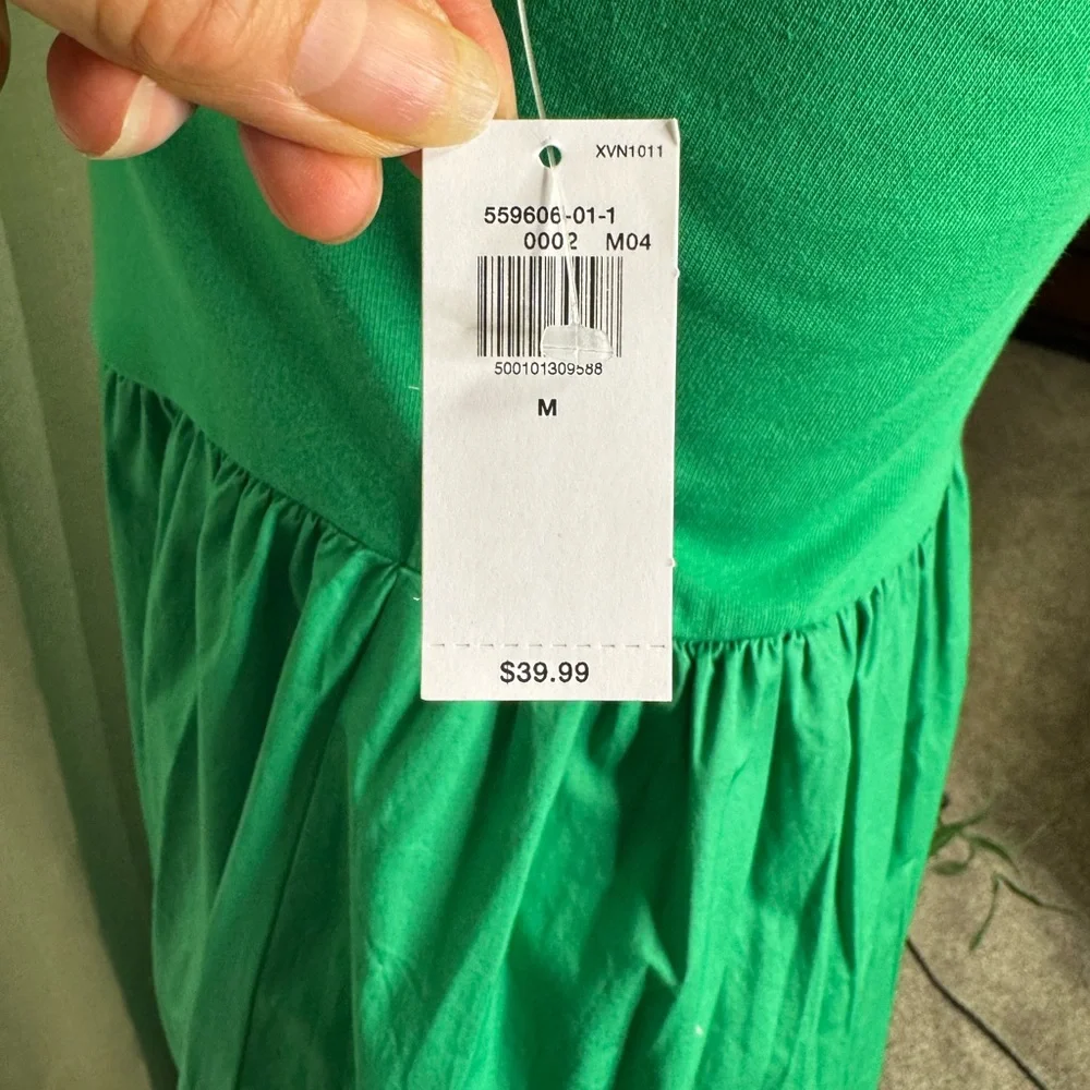 Old Navy Vibrant Green Maxi Dress - Picture 5 of 9